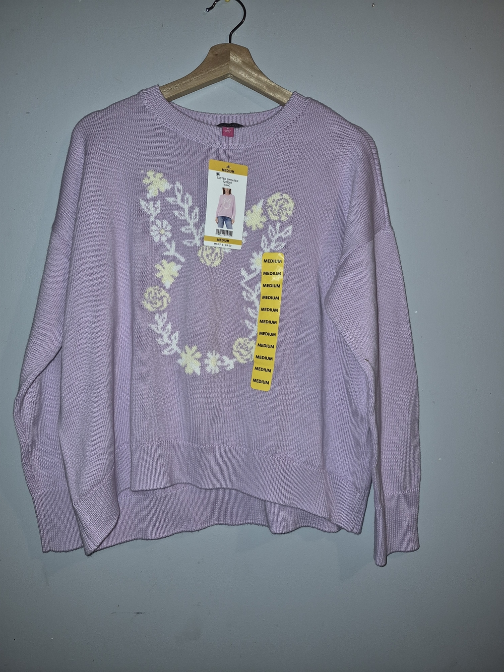 Vince Camuto Lavender Crewneck Sweater with Cream Floral Wreath